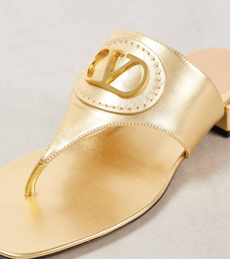 VLogo Signature metallic leather thong sandals 5