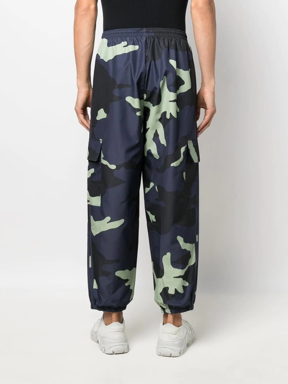 graphic-print side-pocket trousers - 4