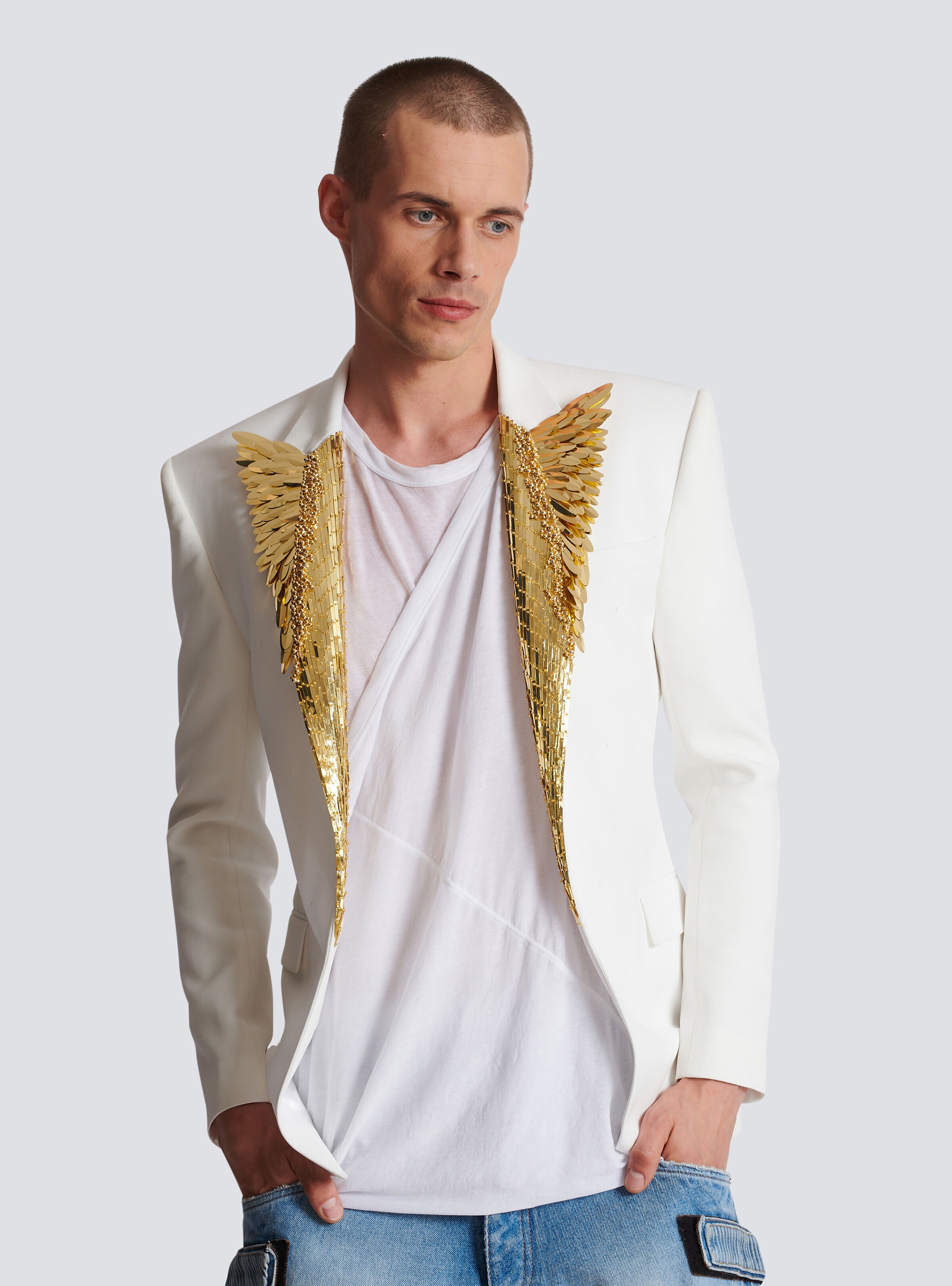 Blazer embroidered with gold feathers - 7