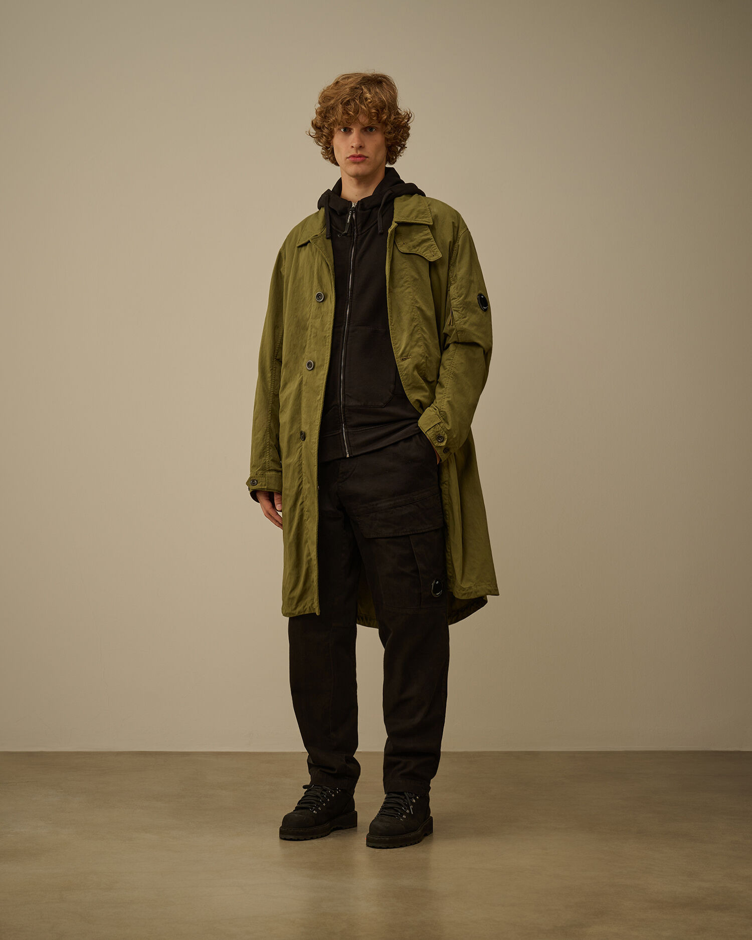 Brushed and Emerized Diagonal Fleece Boxy Goggle Sweatshirt - 2