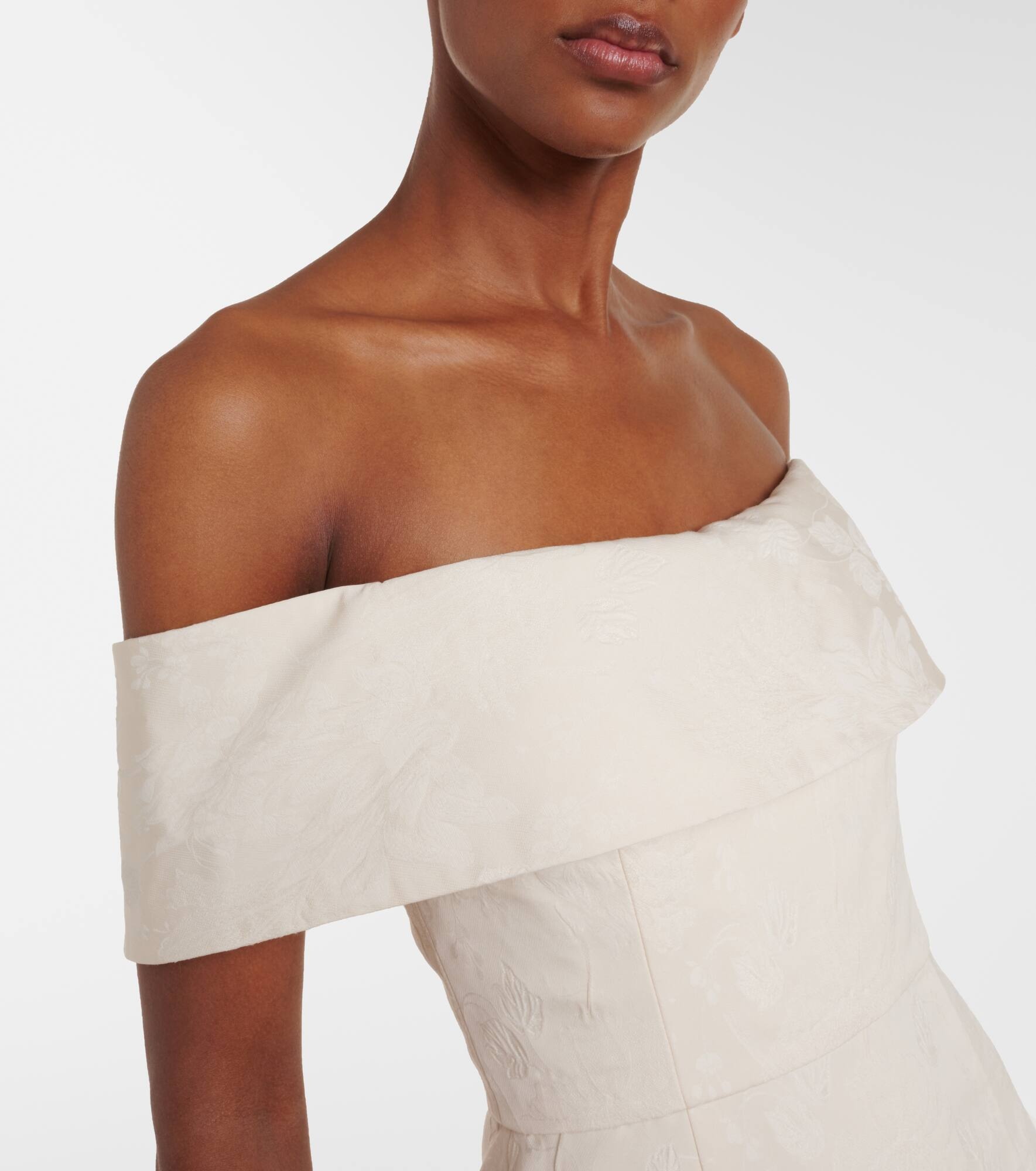 Clover brocade gown - 4