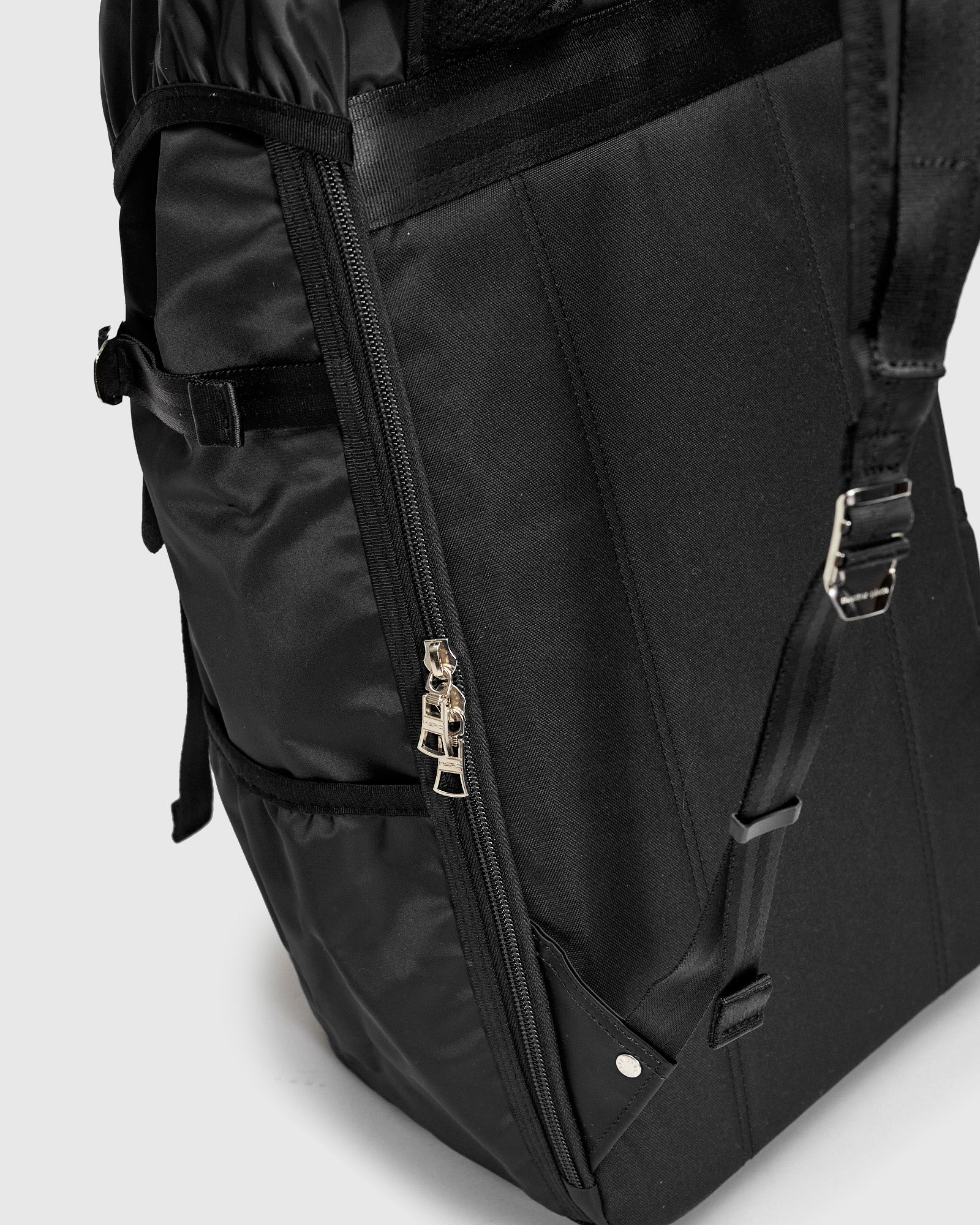 Lightning V2 Backpack in Black - 10