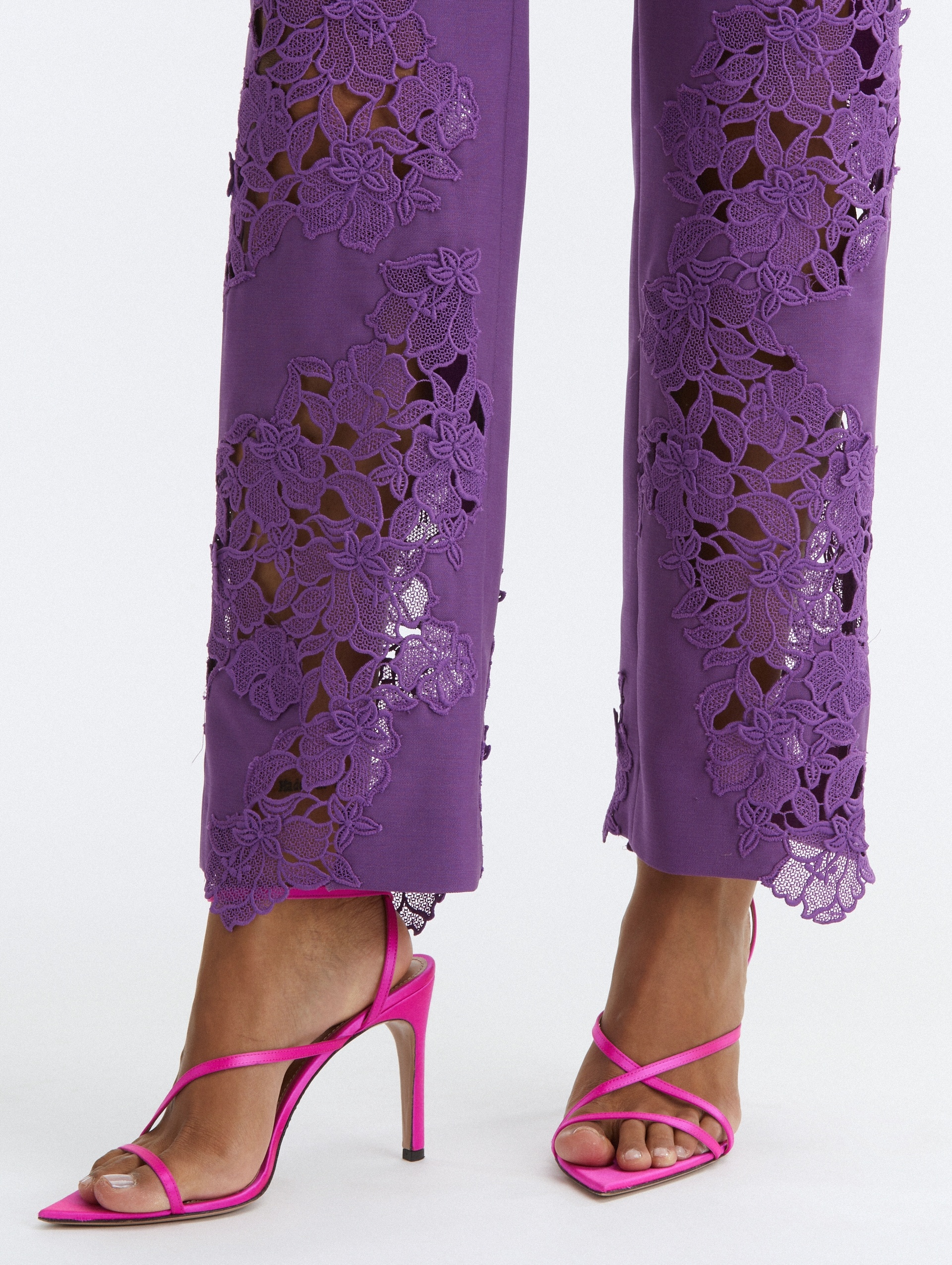 FLORAL GUIPURE INSET ANKLE PANTS - 5