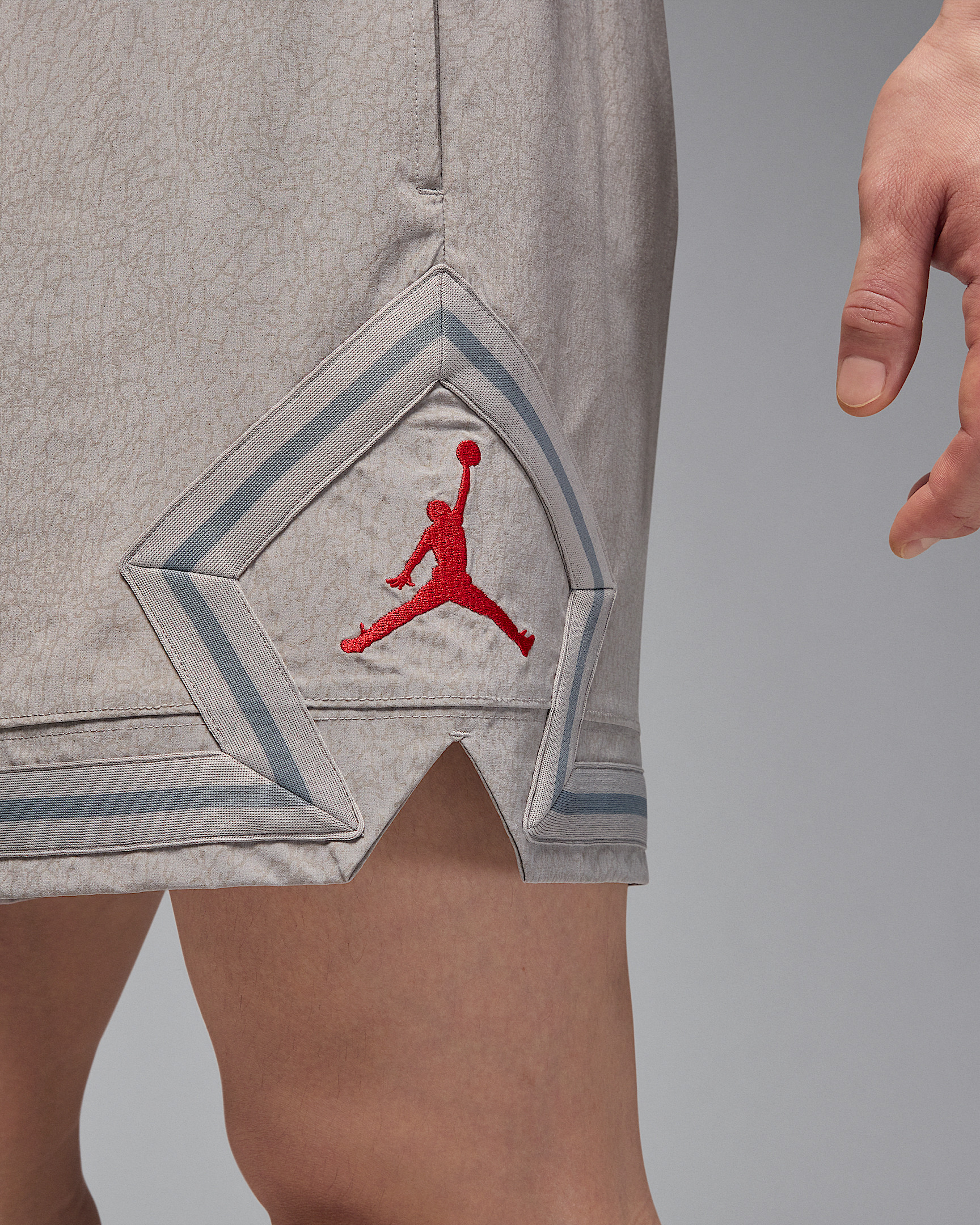 Jordan Men's Woven Diamond Shorts - 5