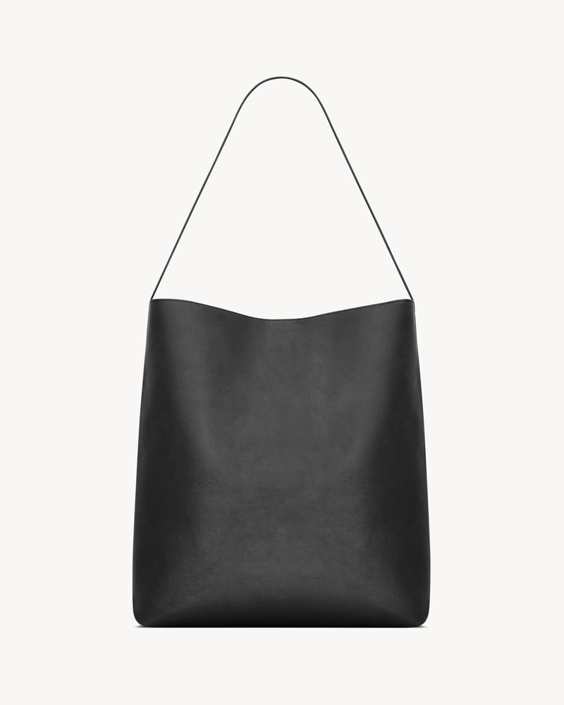 BOLD HOBO BAG IN LEATHER 3