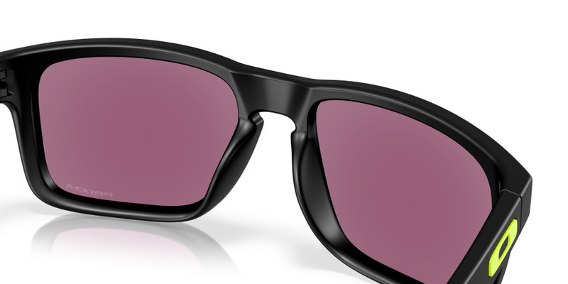 Holbrook™ Court Collection 7