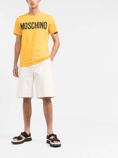 Moschino logo-print organic cotton T-shirt outlook