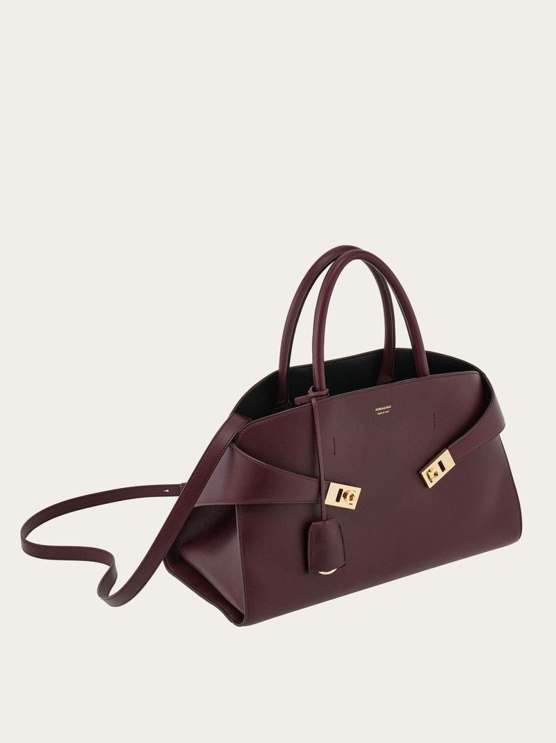 Hug handbag (M) 7