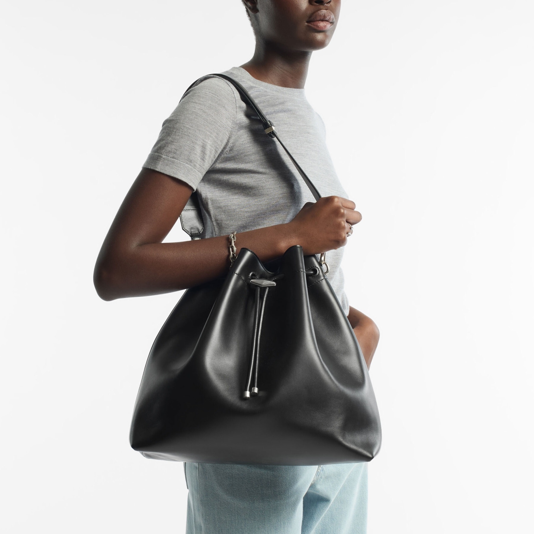 Cinch L
Black Calf Leather Bag - 2