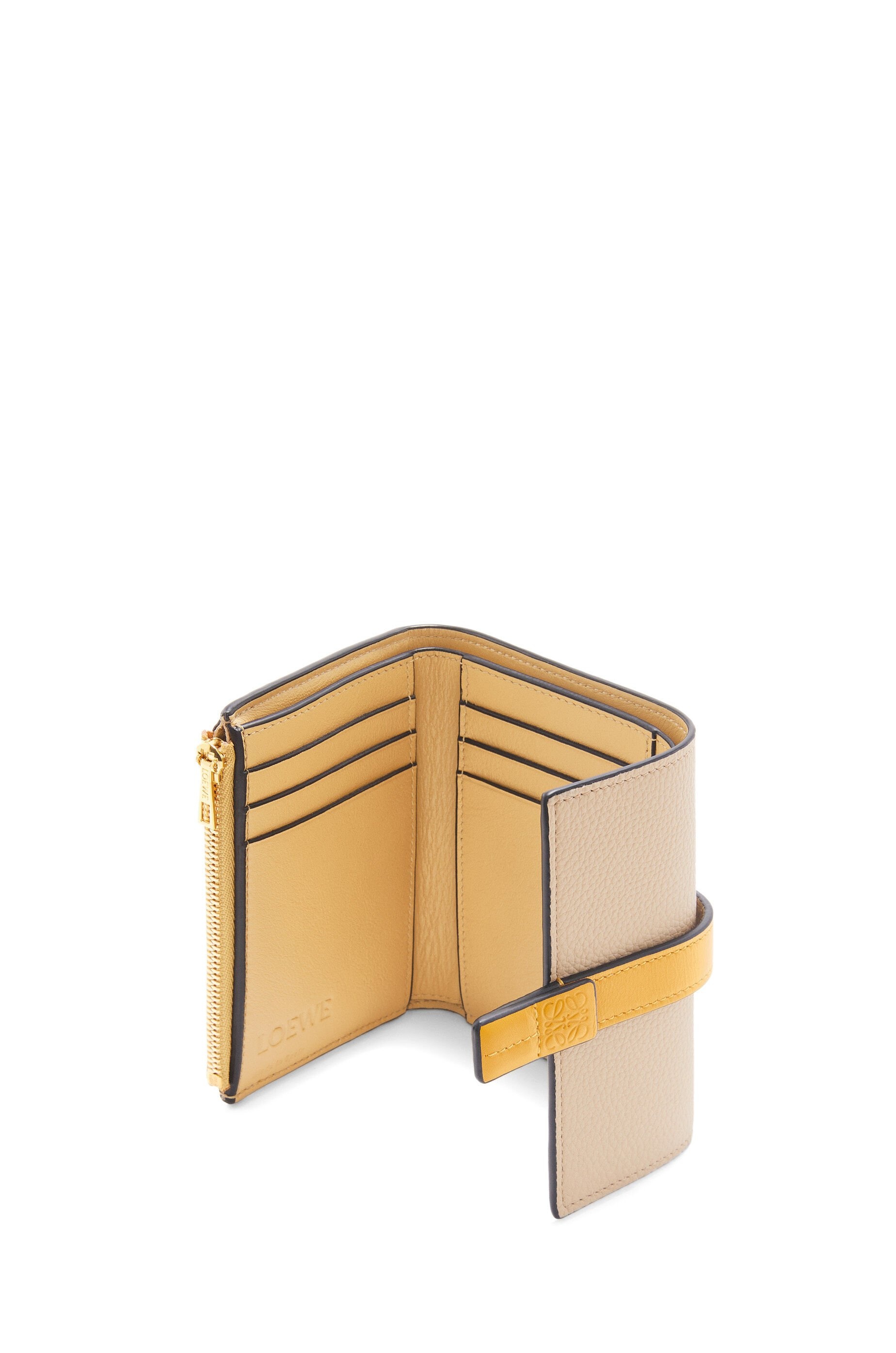 Small vertical wallet in soft grained calfskin - 3