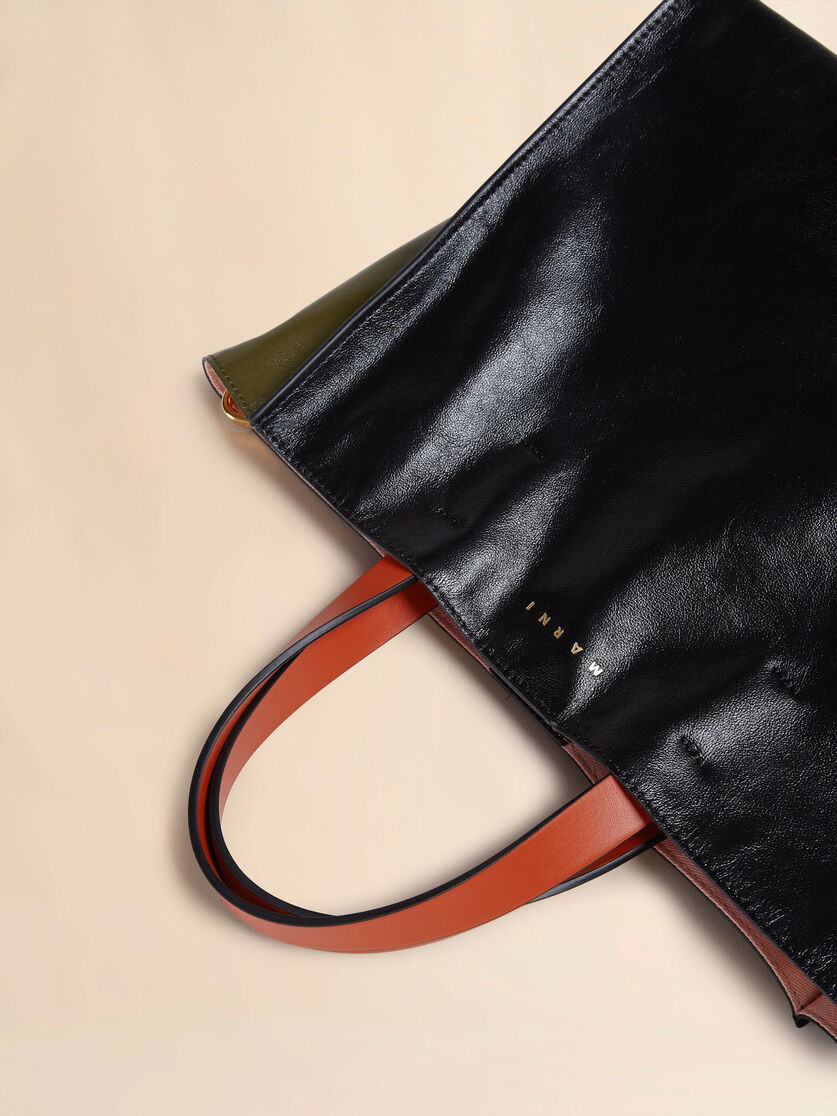 MUSEO SOFT SMALL BAG IN BLACK AND GREEN LEATHER - 3