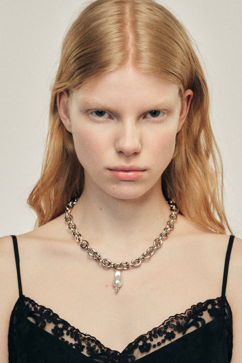 Simone Rocha Pearl Pendant Chain Necklace outlook