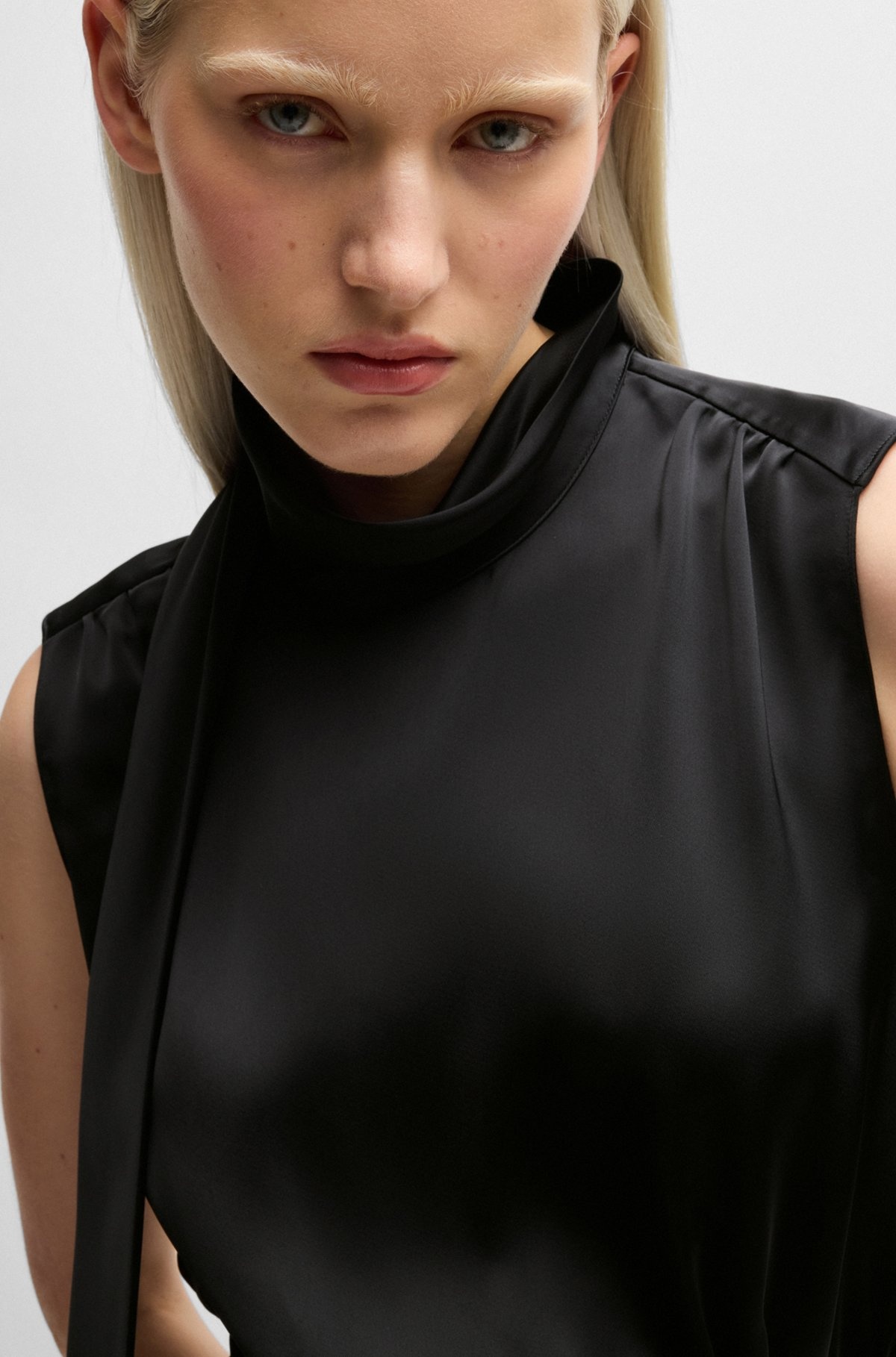 TIE-NECK MAXI DRESS IN SATIN - 5