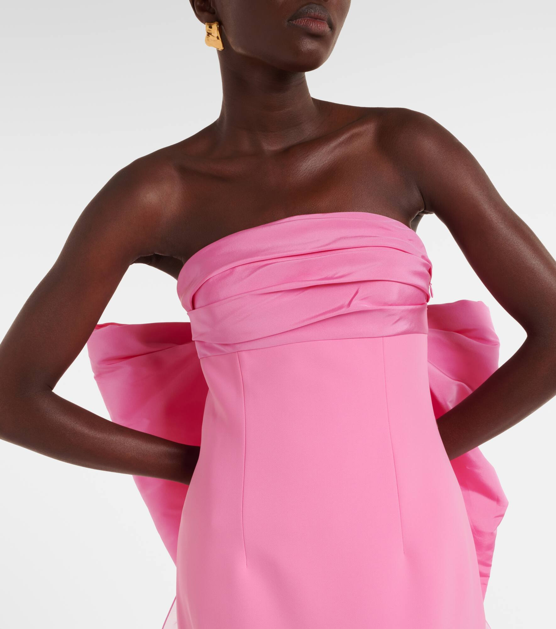 Bow-detail strapless crêpe gown - 4