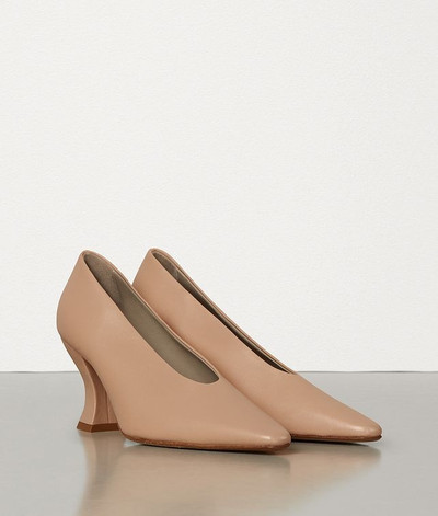 Bottega Veneta ALMOND PUMPS outlook