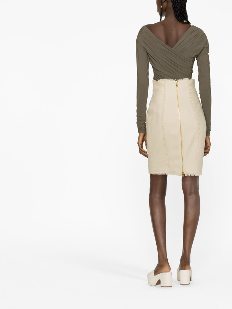 high-waisted skirt 3
