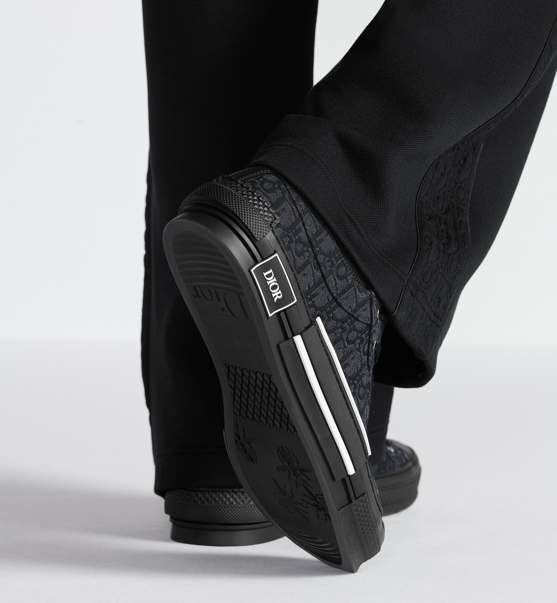 B23 Low-Top Sneaker - 3