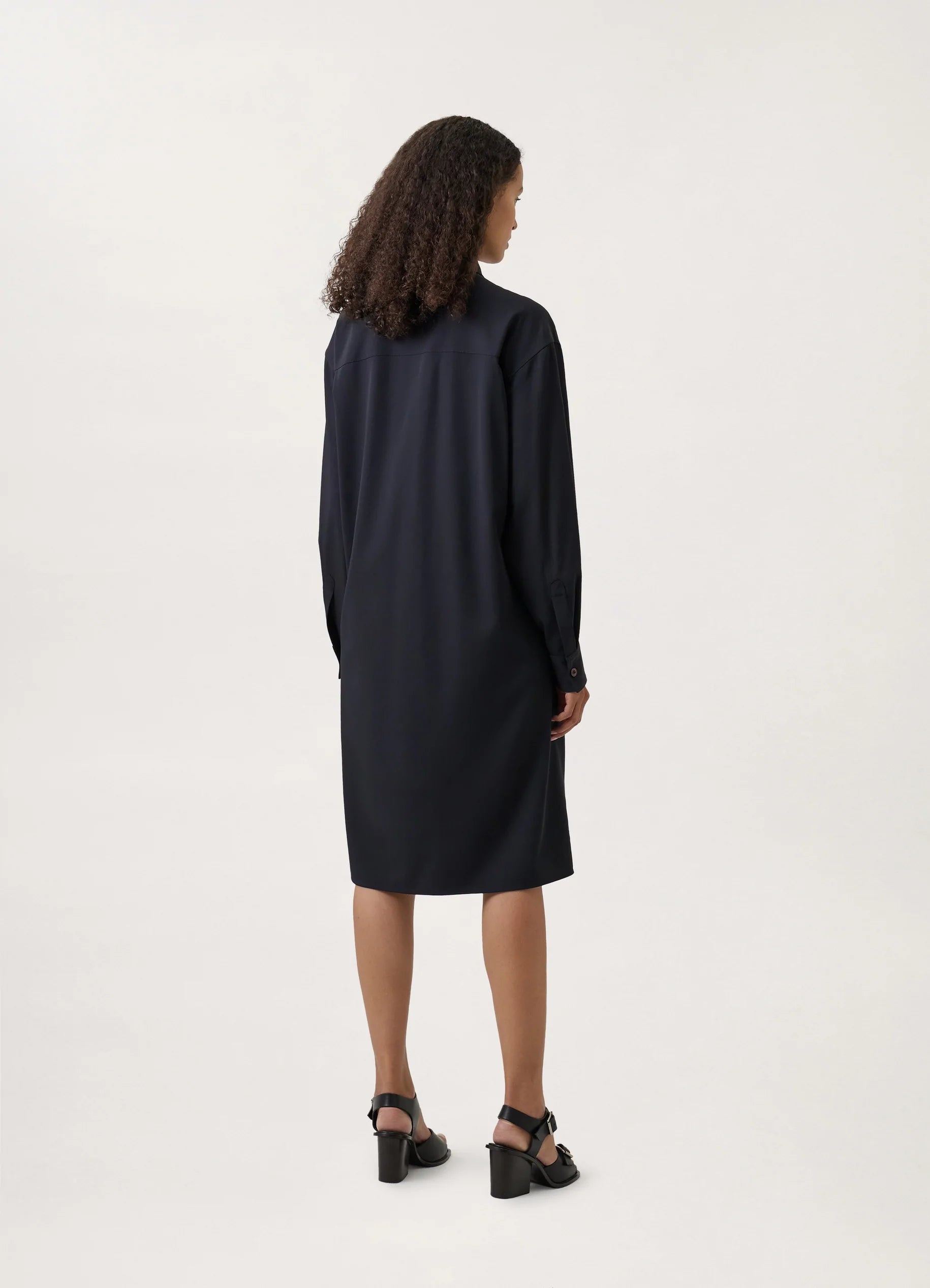 TWO POCKET SHIRT DRESS
LIGHT WOOL GABARDINE - 6