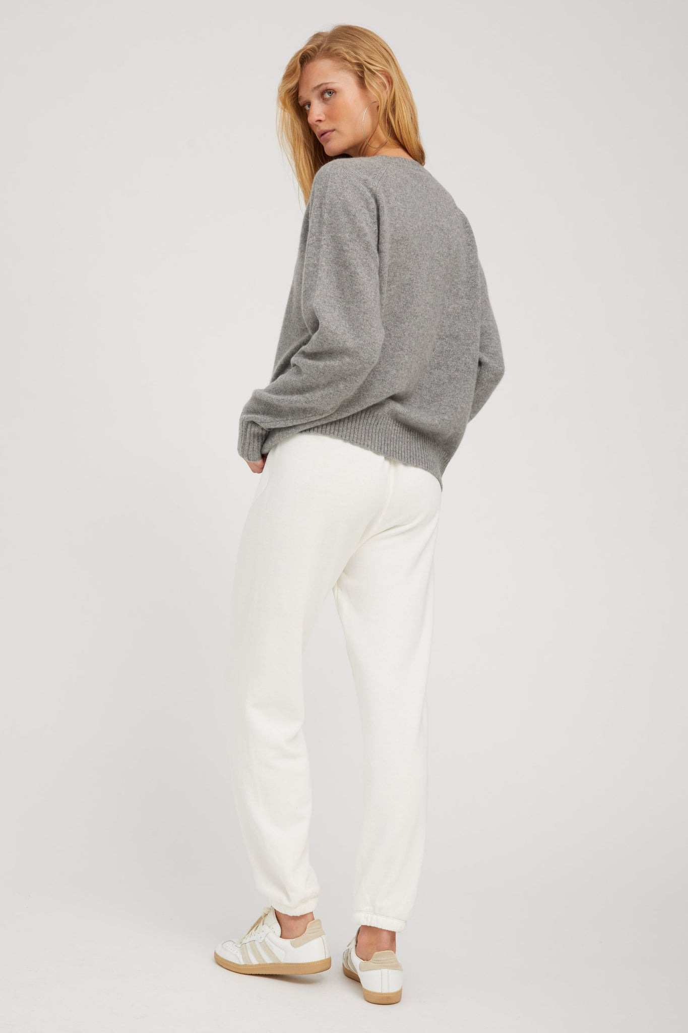 GREY CASHMERE BOYFRIEND SWEATER - 3