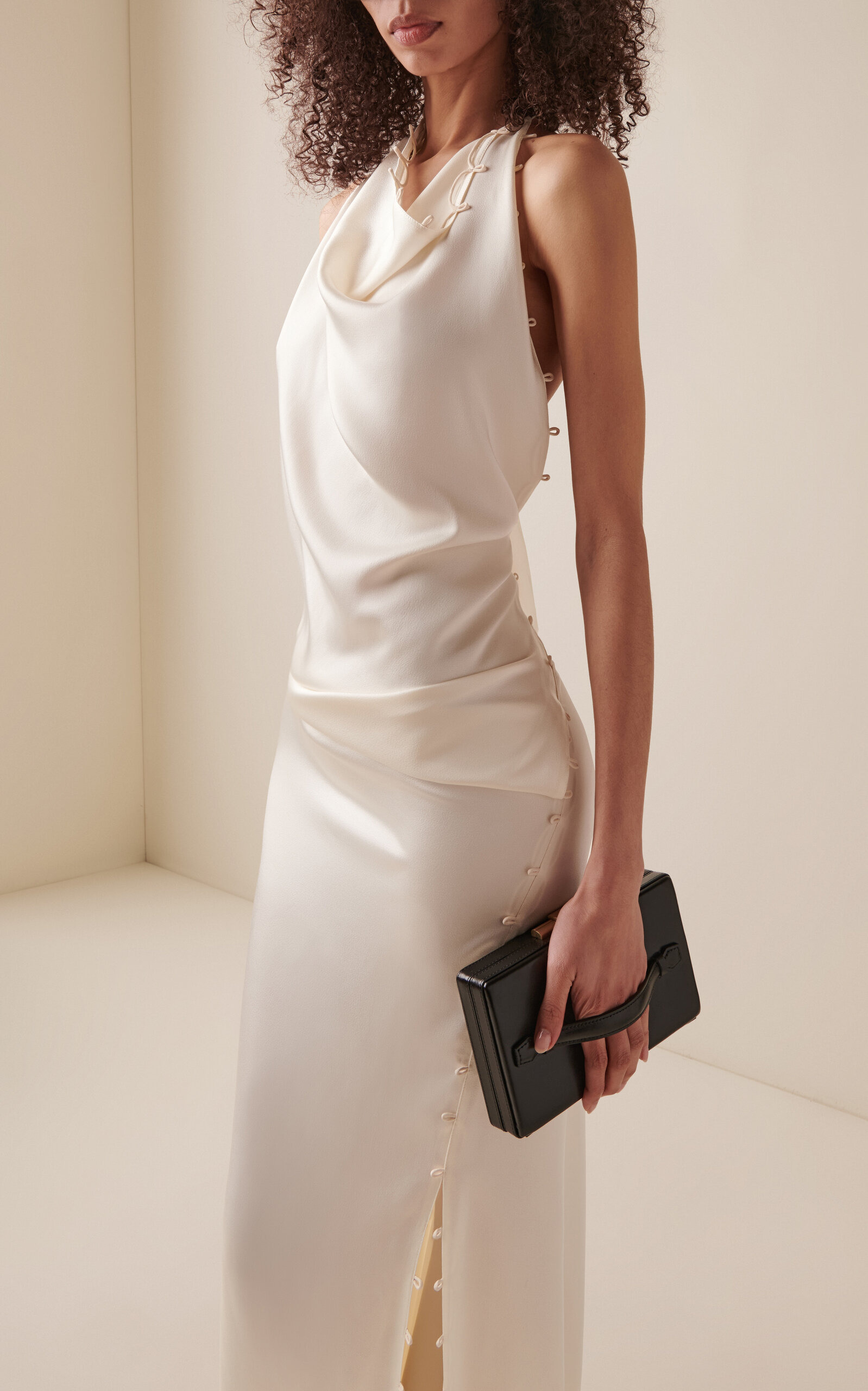 Rouleaux Detail Sleeveless Gown ivory - 3