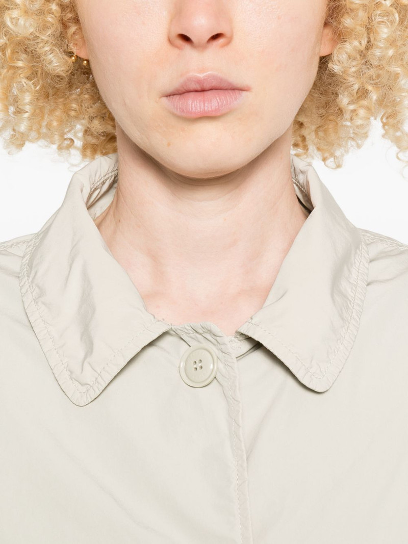 buttoned coat 5