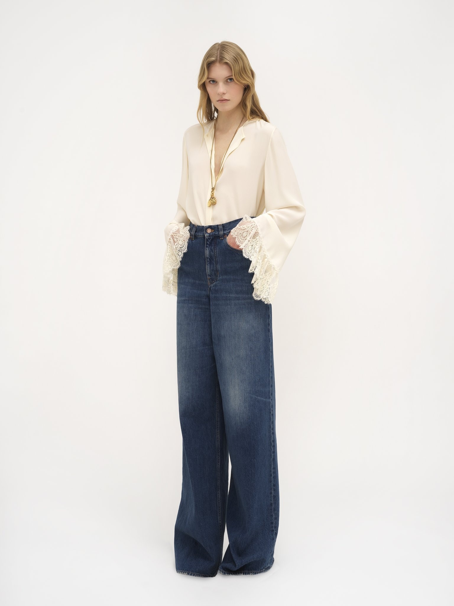 COLLARLESS FLUID BLOUSE IN CRÊPE DE CHINE - 3