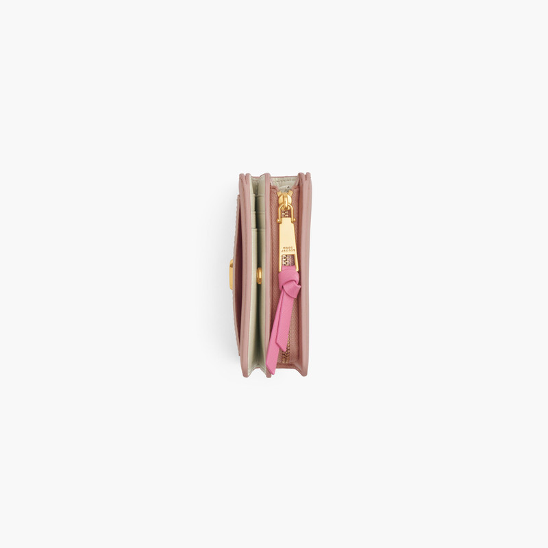 Marc Jacobs THE UTILITY SNAPSHOT MINI COMPACT WALLET outlook