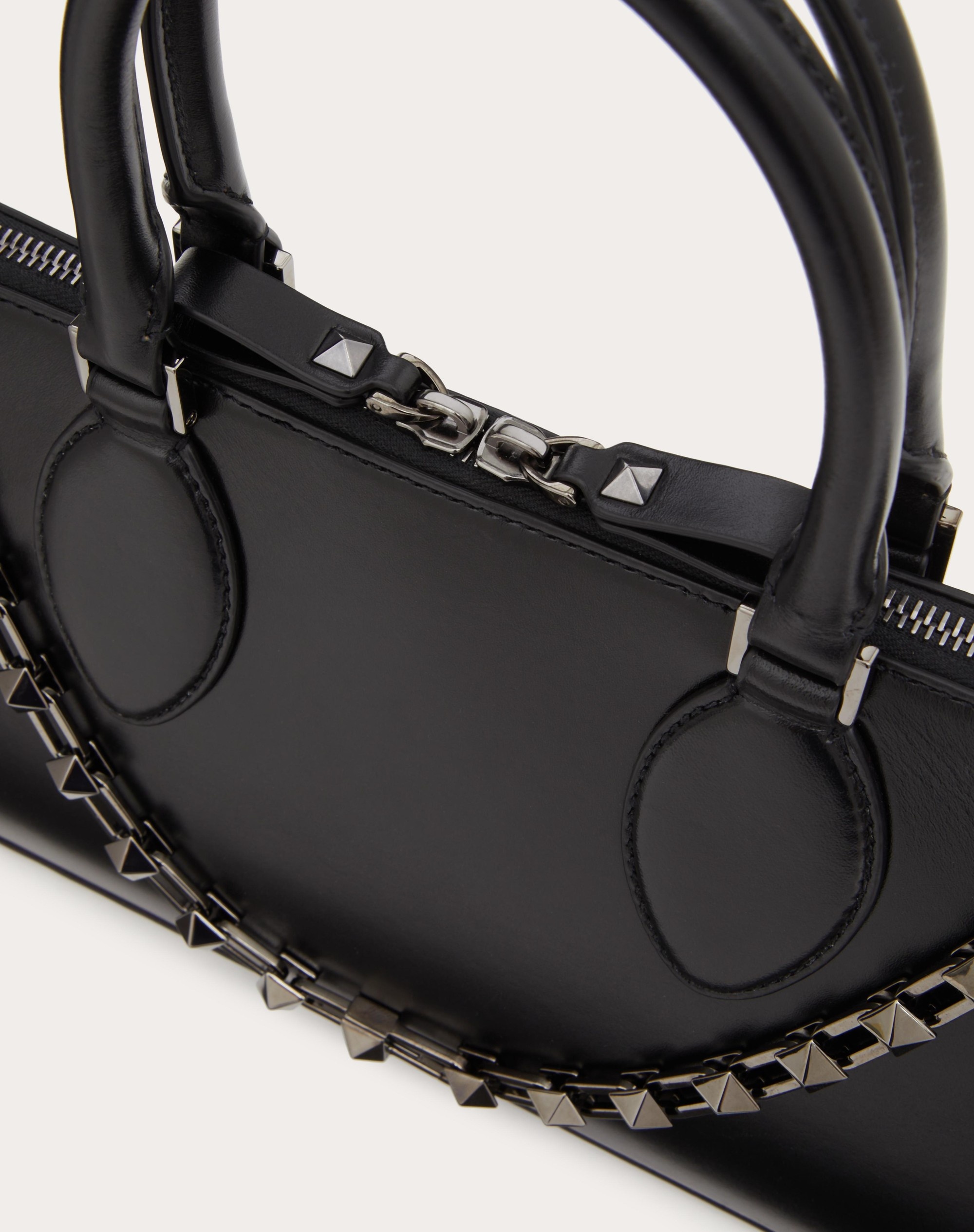 ROCKSTUD CALFSKIN HANDBAG - 8