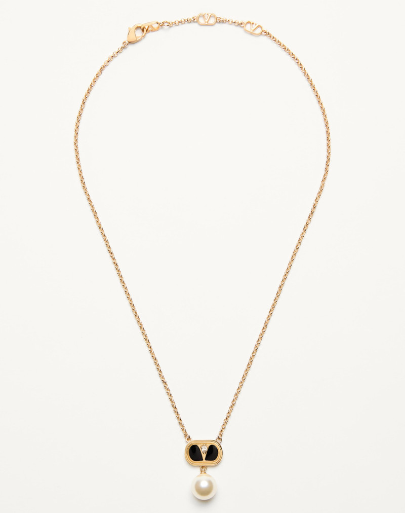 OVALETTE METAL NECKLACE WITH ENAMEL, CRYSTAL, AND SWAROVSKI® PEARL 1