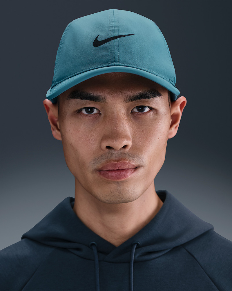 Nike Dri-FIT Club Unstructured Featherlight Cap 1