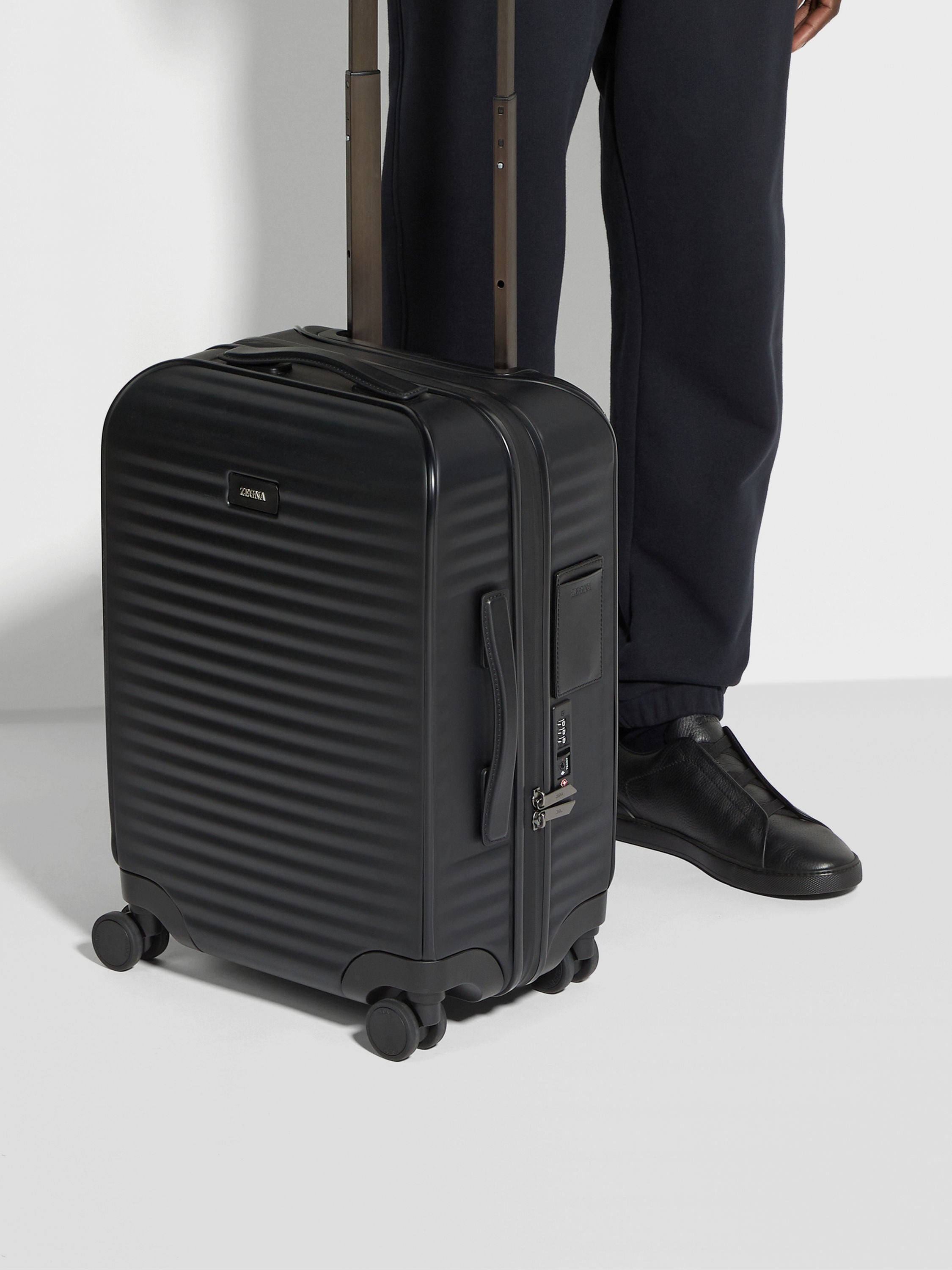 BLACK POLYCARBONATE TROLLEY - 2