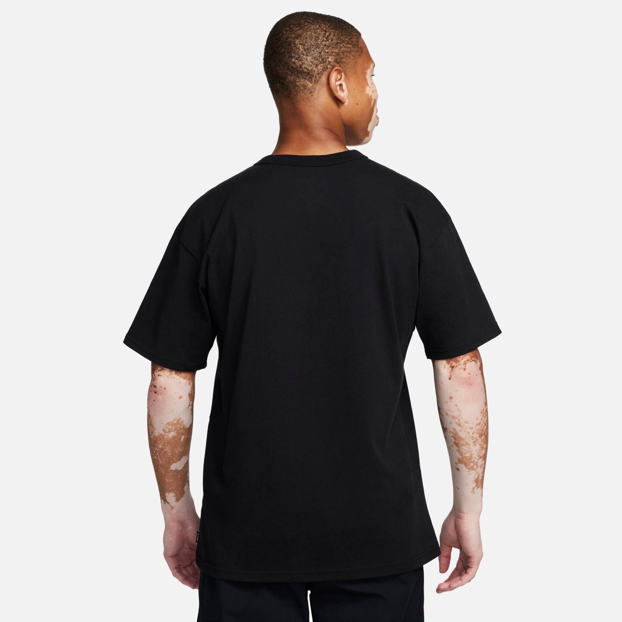 MEN'S NIKE SPORTSWEAR PREMIUM ESSENTIALS POCKET T-SHIRT - 3