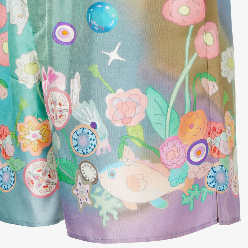 Fantastic Fendi Future Bermudas Multicolor printed silk shorts 3