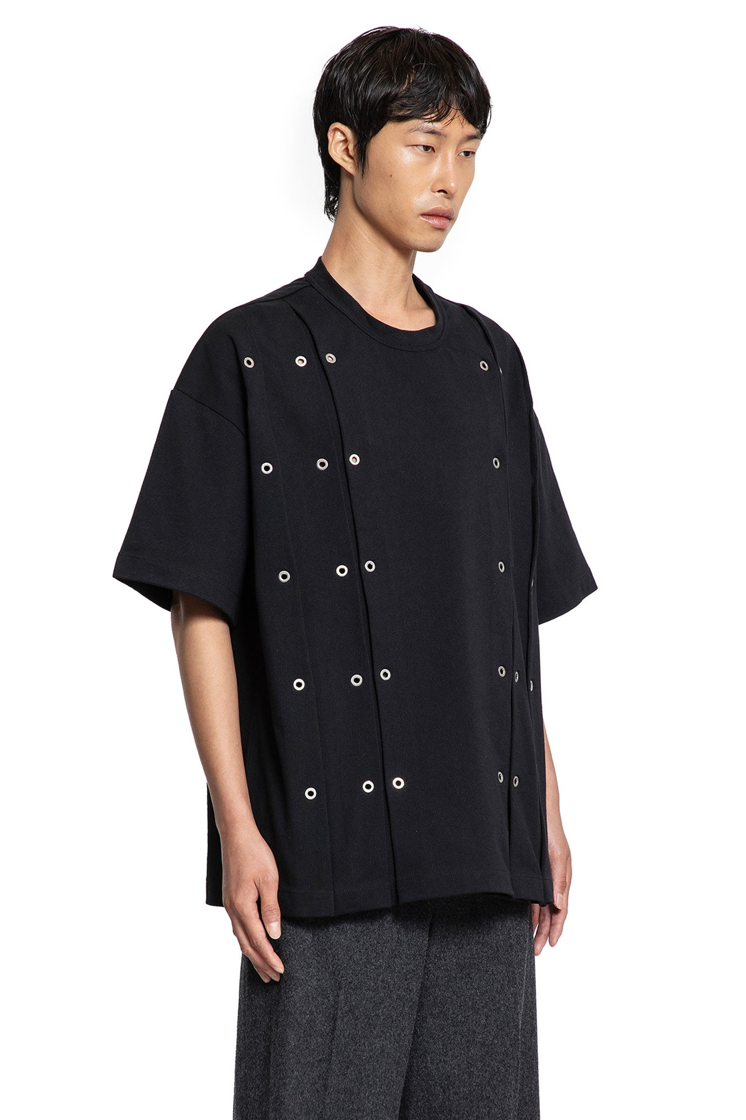 Crewneck-T-Shirt-With-Eyelets - 2