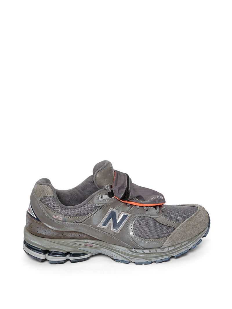 2002r Sneaker Grey With Pouch - 1