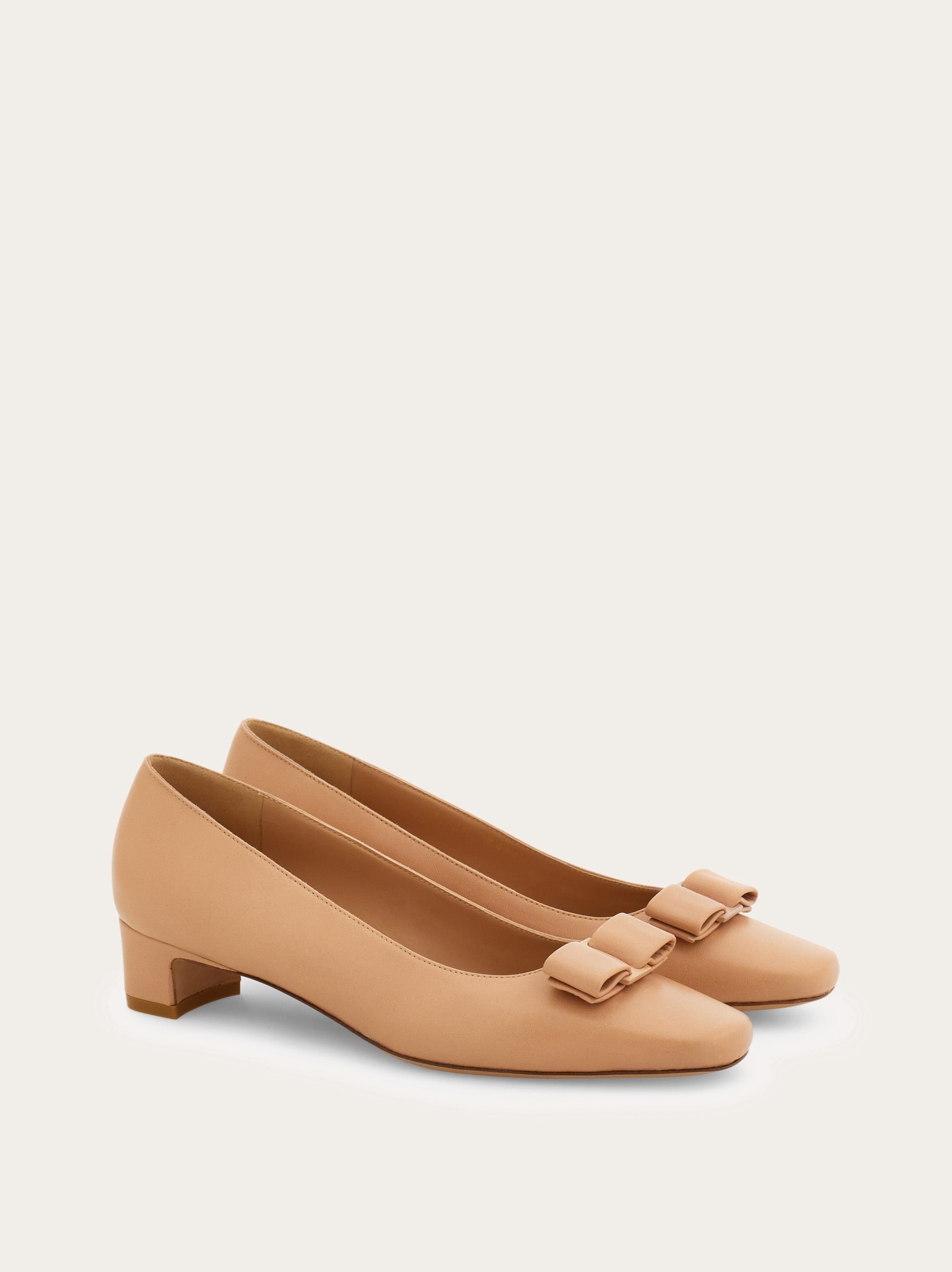 Iconic bow pump - 5