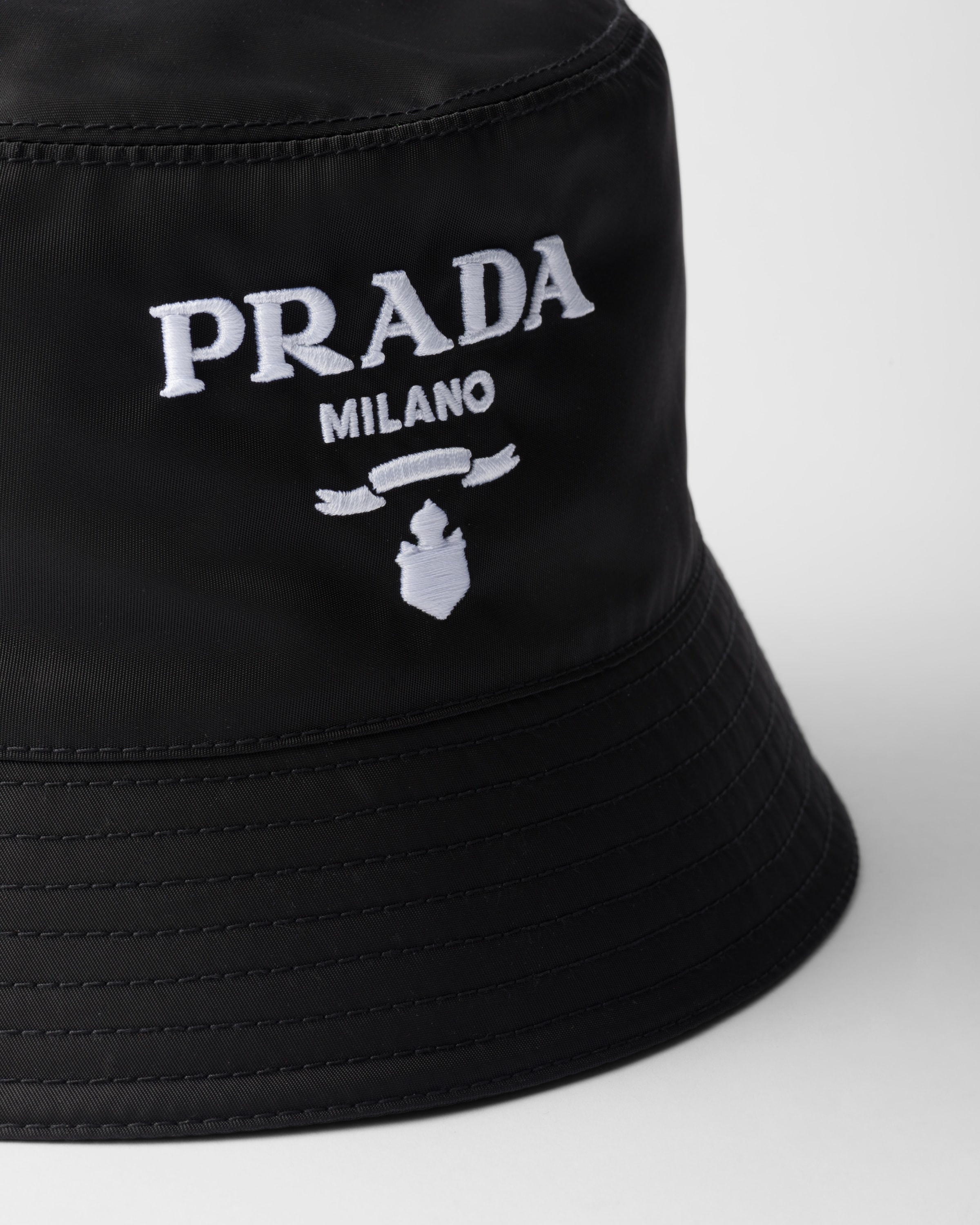 (関税、送料込) PRADA Re-Nylon bucket hat ブラック 24469699_54508460_600.jpg