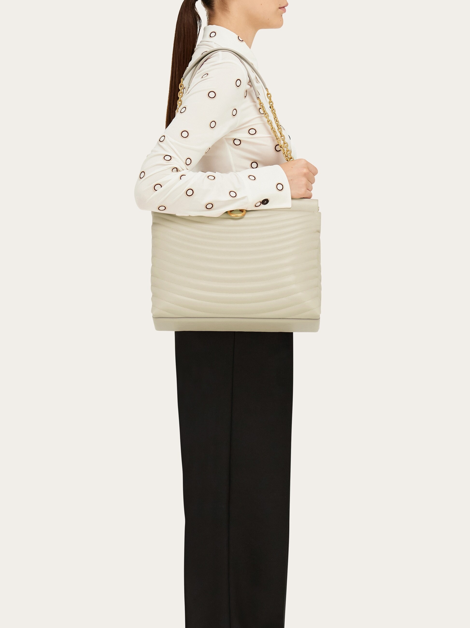 Quilted shoulder bag (M) - 2