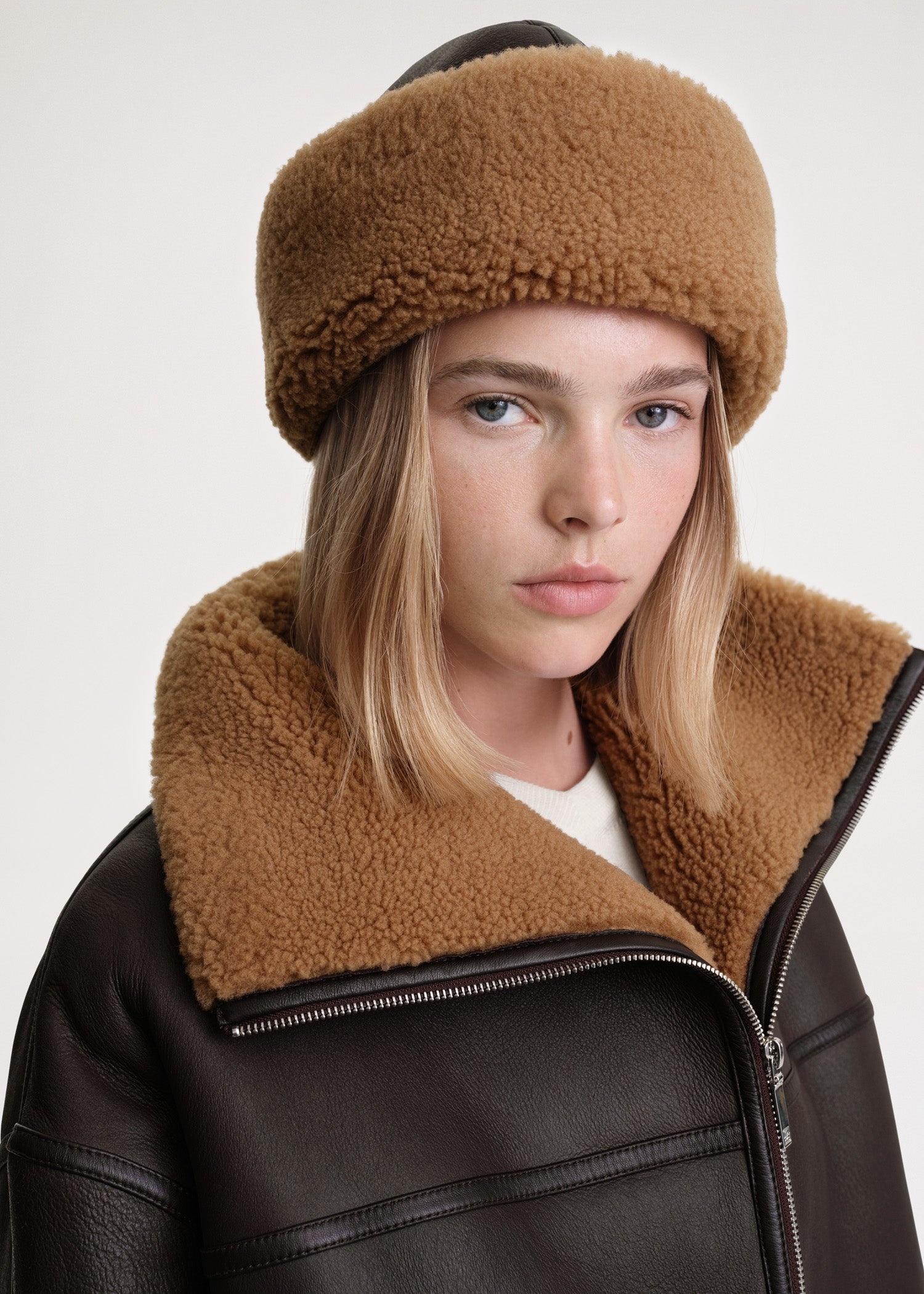 Shearling winter hat chocolate - 2