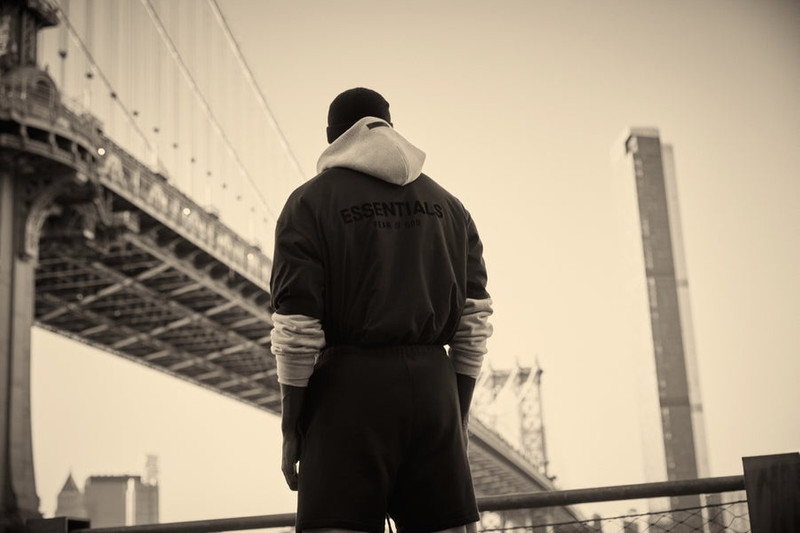 ESSENTIALS Essentials Sweatshort outlook