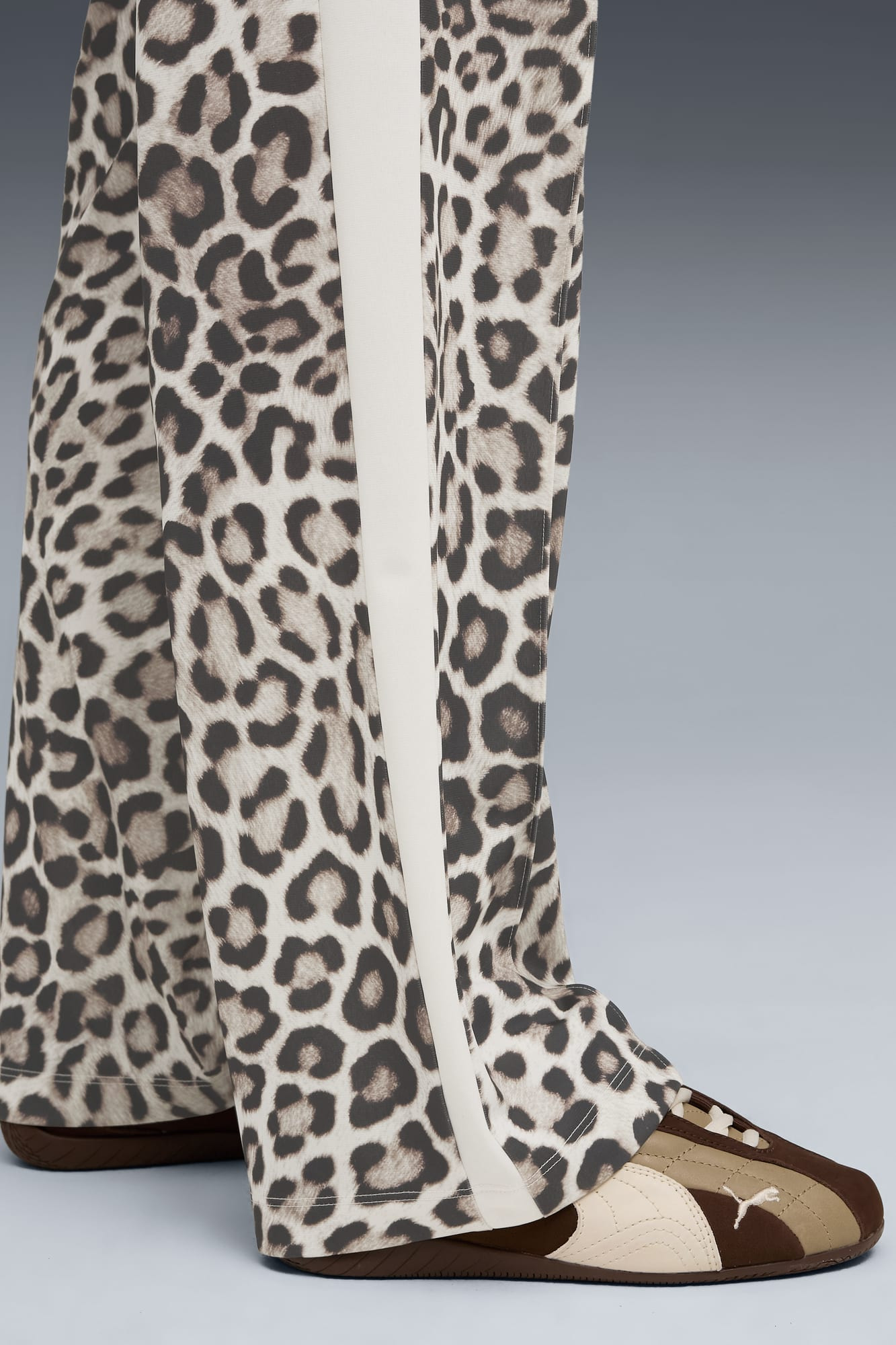 T7 LEO LUXE Women's All-Over Print Straight Pants - 7