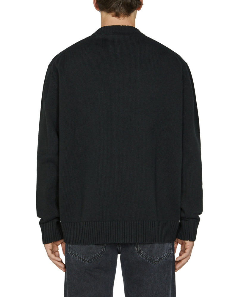BUCKLE COLLAR CREWNECK 8