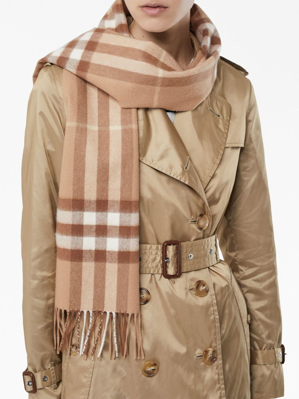 The Classic Check Cashmere Scarf - 10