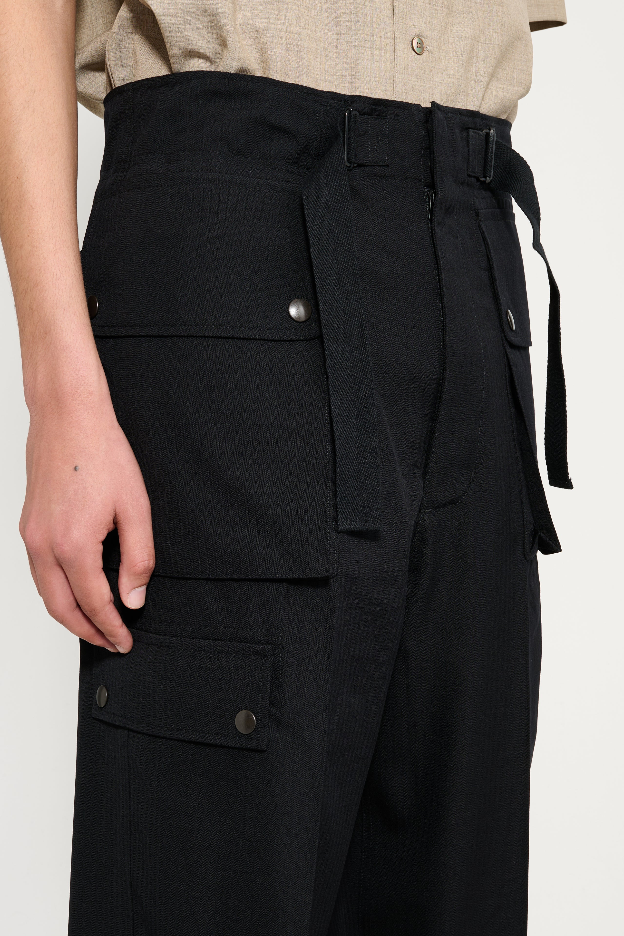 AURALEE WOOL HERRINGBONE CARGO PANTS BLACK - 6