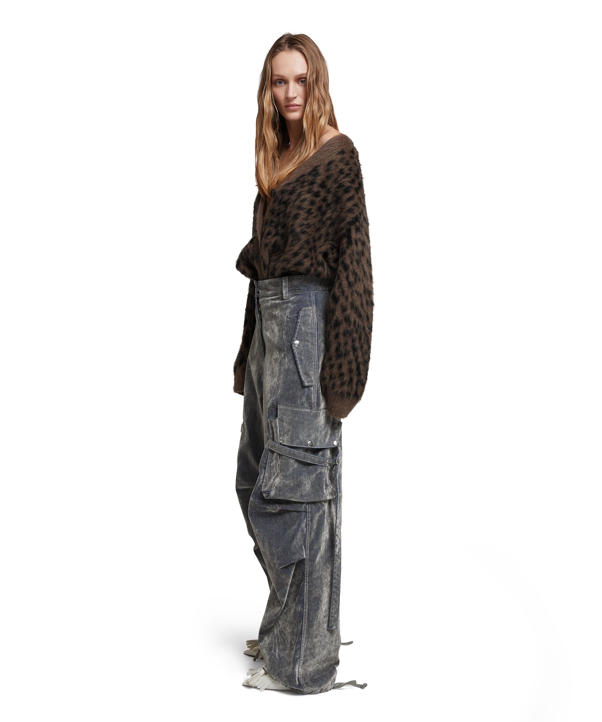 V-neck cardigan with "Wild Illusion" print - 5