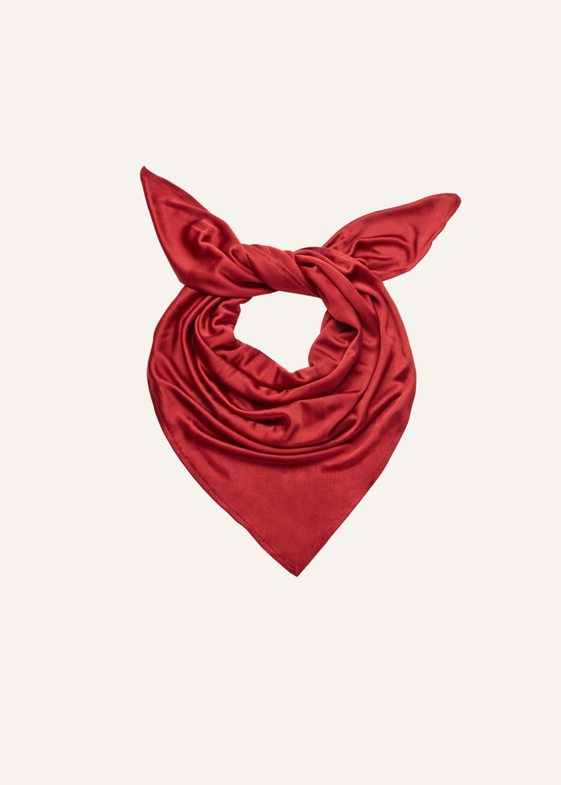 Versatile scarf in red 1