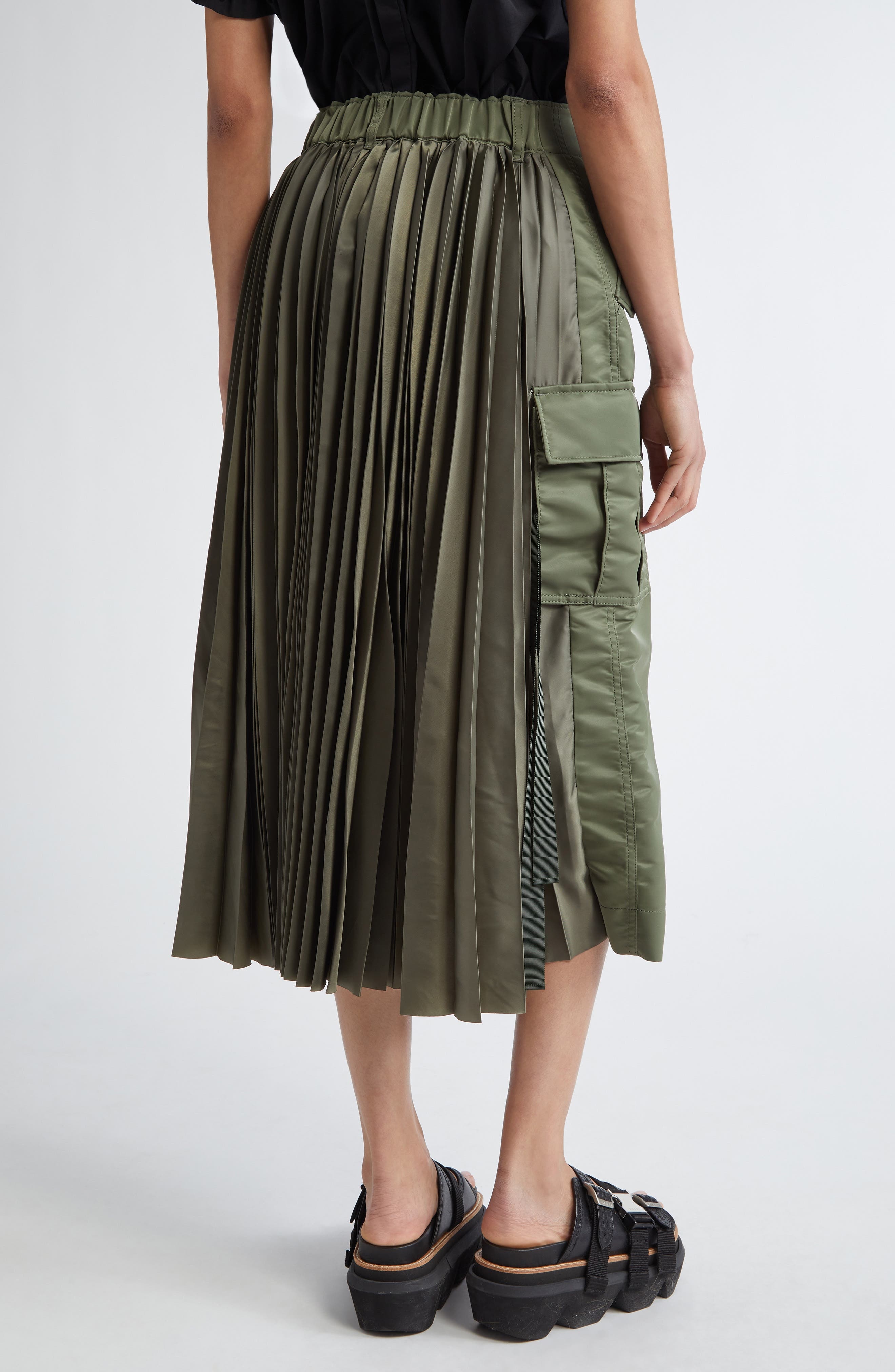 Sacai Insulated Nylon Twill Midi Cargo Skirt in Khaki 501 at Nordstrom - 3