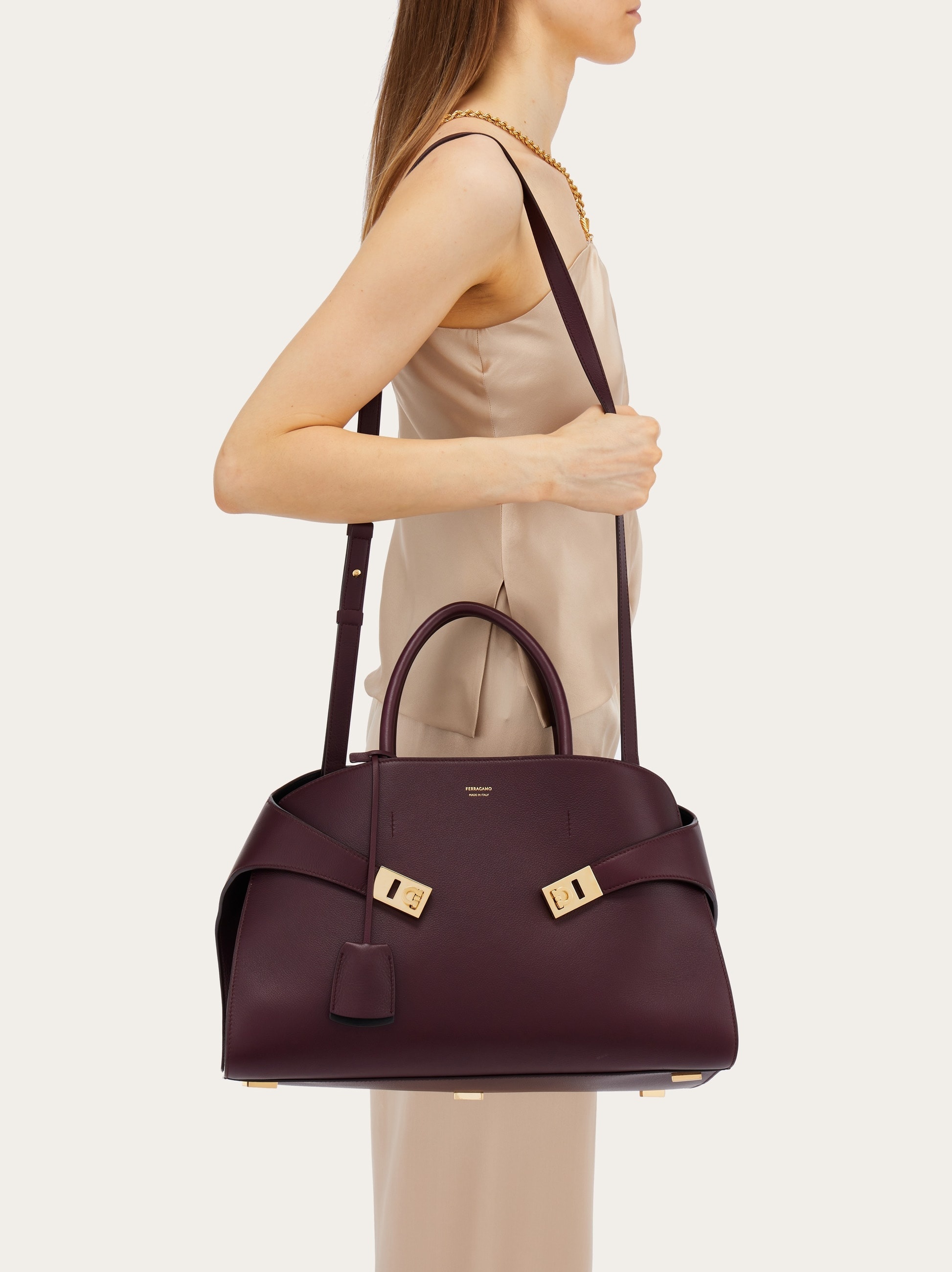Hug handbag (M) - 3