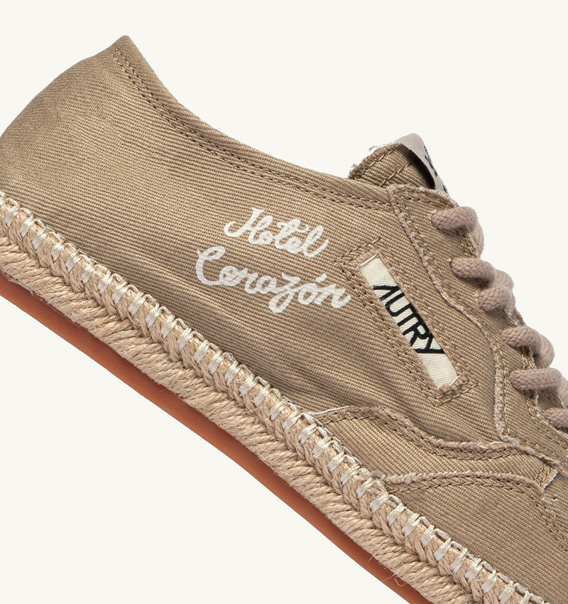 'HOTEL CORAZÓN' SANDY IN NOMAD CANVAS 7