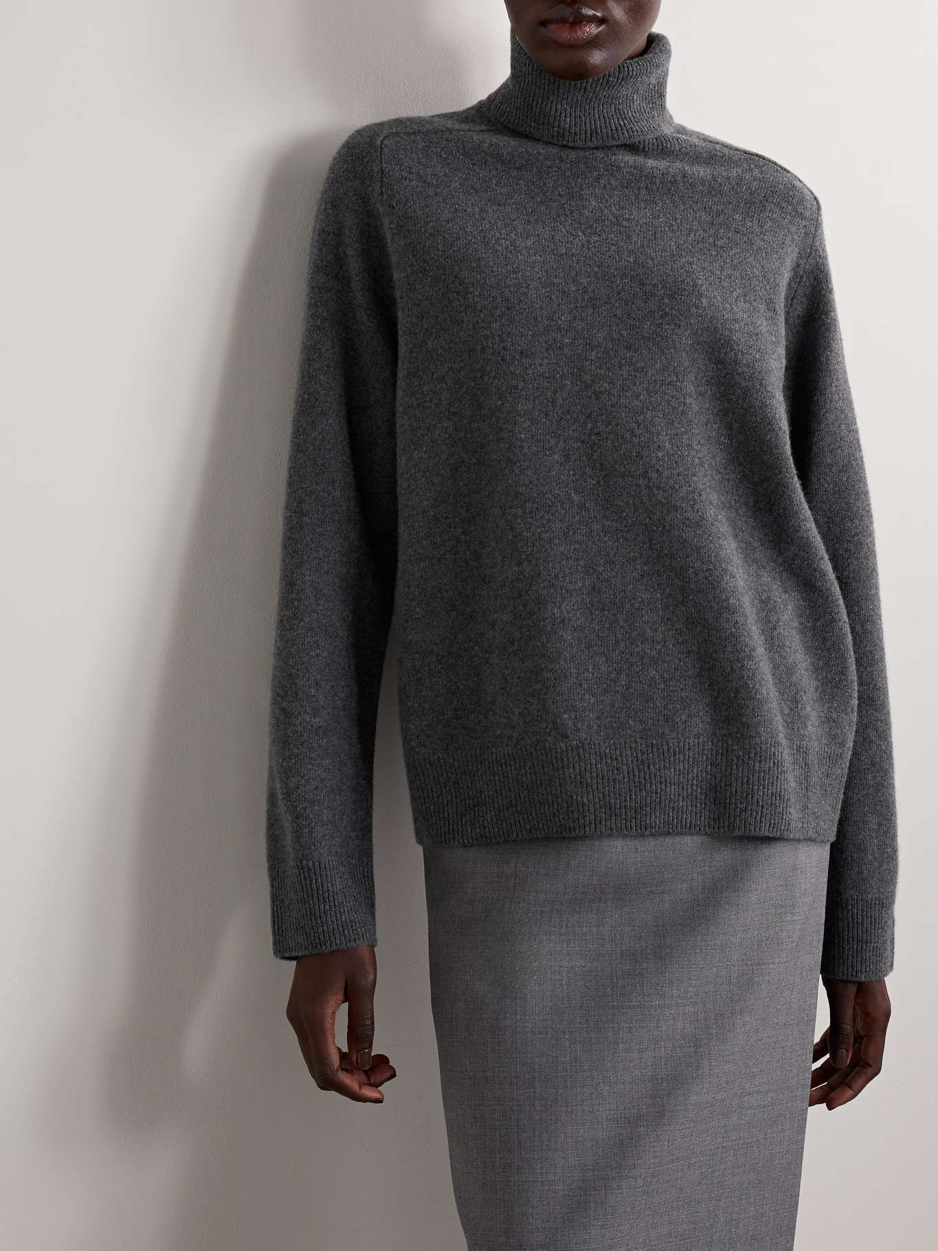 Wool turtleneck sweater - 3